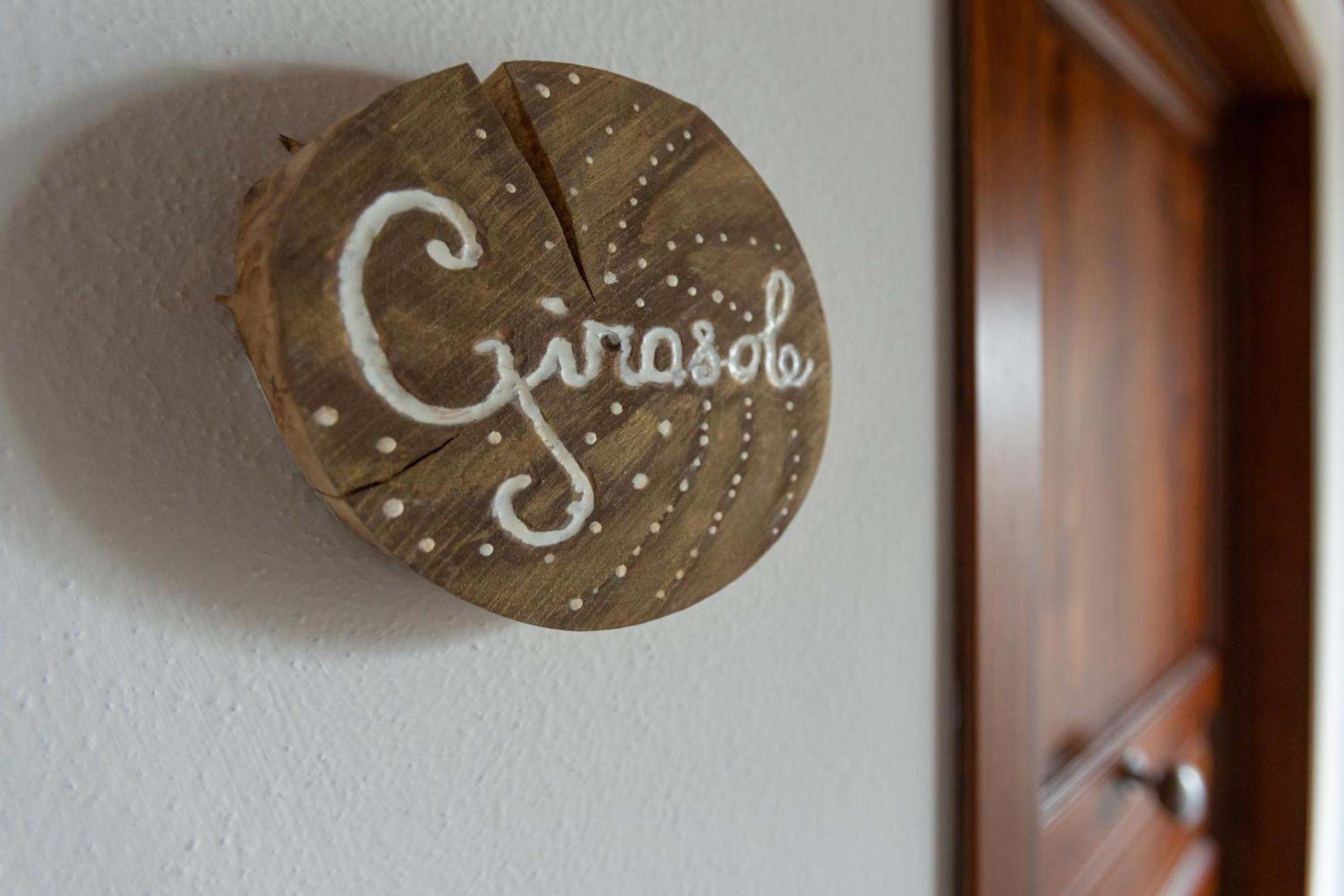 Agriturismo La Valle Della Lavanda - Podere Mezzastrada Fauglia Habitación foto